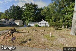 92 Oak Hollow Rd, Springfield, MA 01128