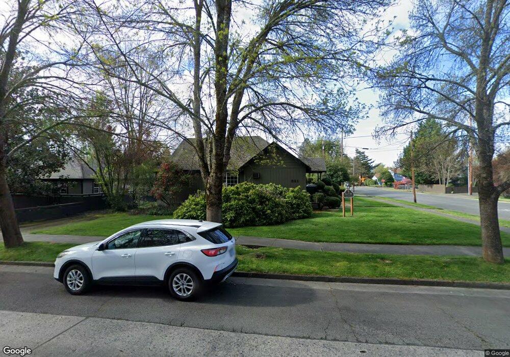 321 NW A St, Grants Pass, OR 97526 - photo 1