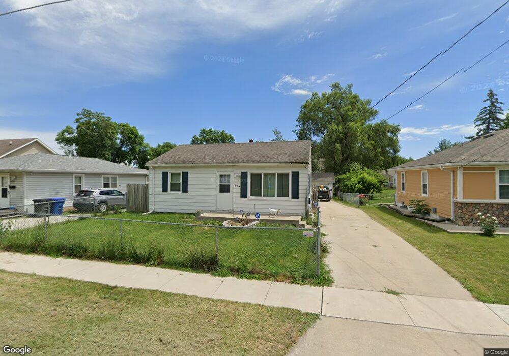 825 E 27th Ct, Des Moines, IA 50317 - photo 1