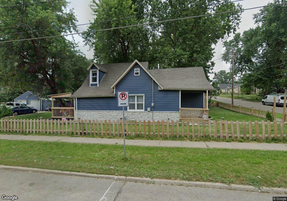 2401 SE 8th St, Des Moines, IA 50315 - photo 1