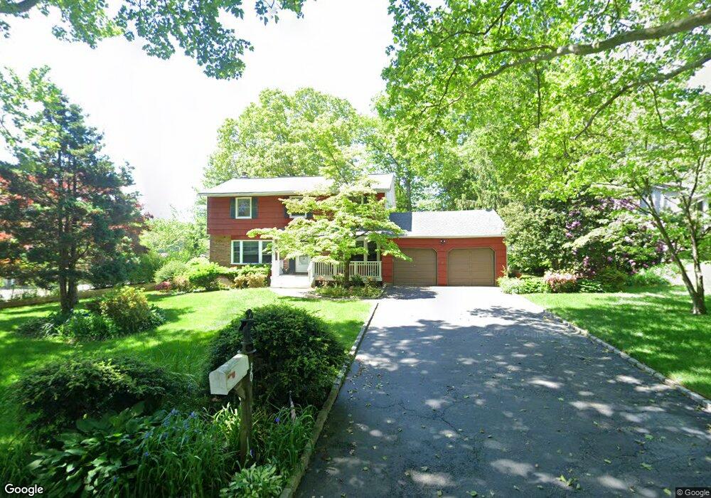 30 Chassyl Rd, ComMacK, NY 11725 - photo 1