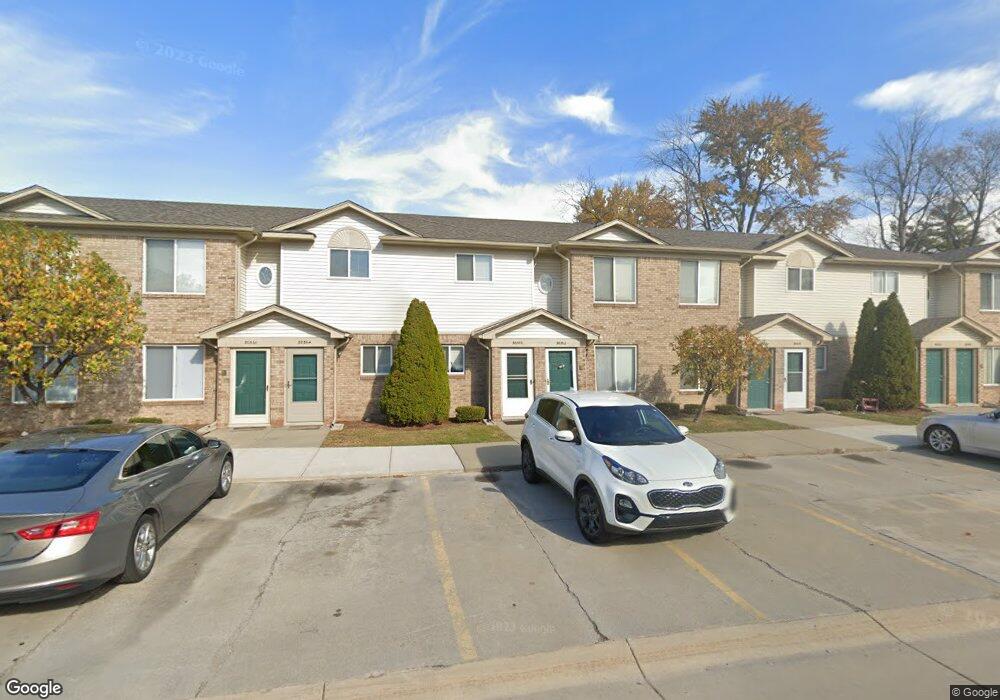 30360 Wedgewood Cir, Roseville, MI 48066 - photo 1