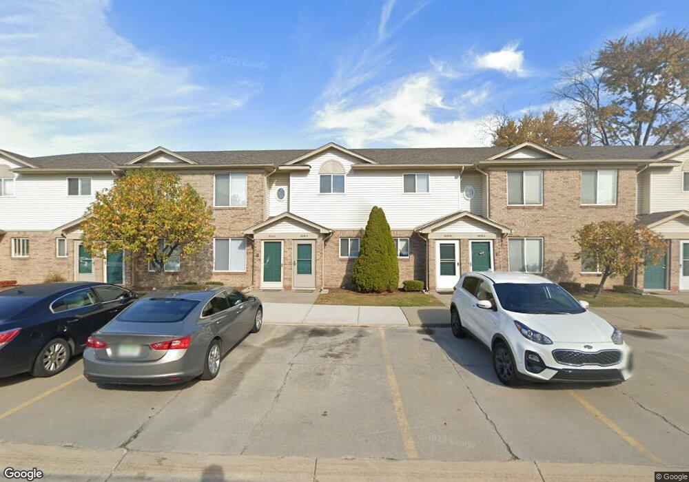 30366 Wedgewood Cir unit 9, Roseville, MI 48066 - photo 1