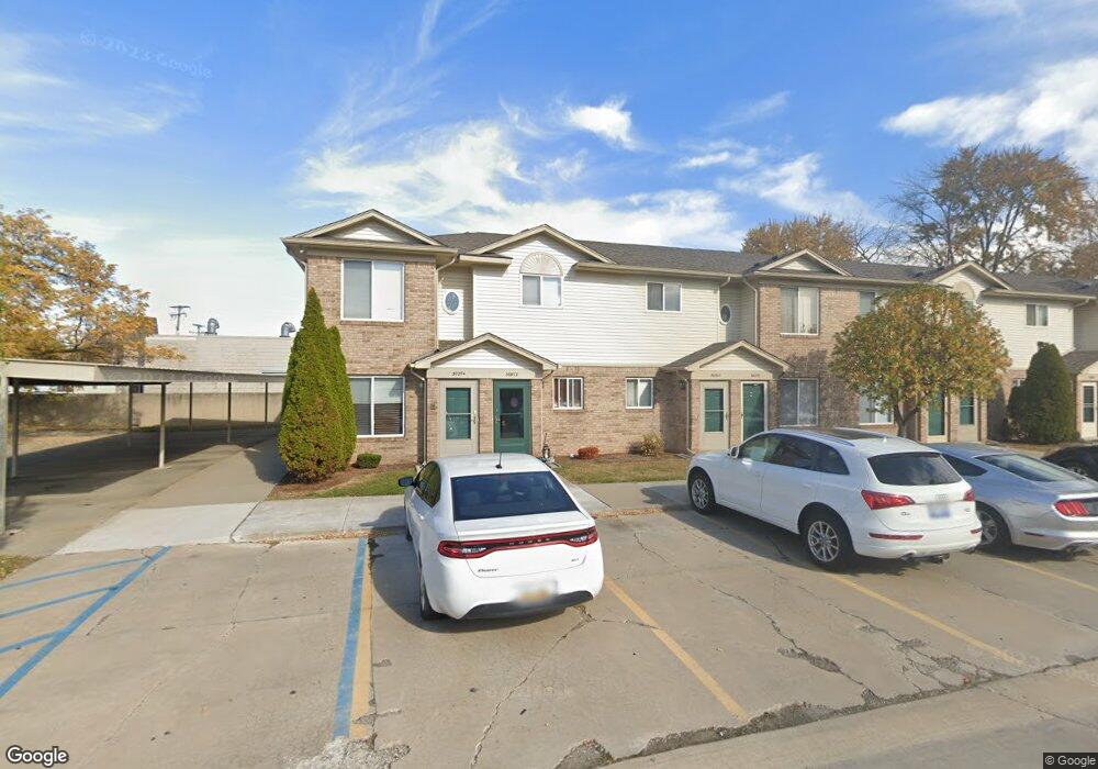 30372 Wedgewood Cir unit 1, Roseville, MI 48066 - photo 1