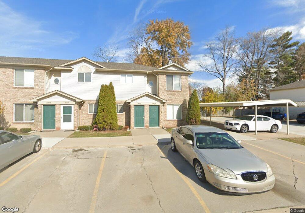 30354 Wedgewood Cir unit 2, Roseville, MI 48066 - photo 1