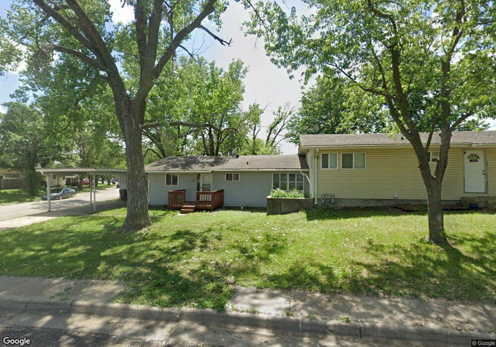 7033 SW Crestwood Dr, Topeka, KS 66619 - photo 1
