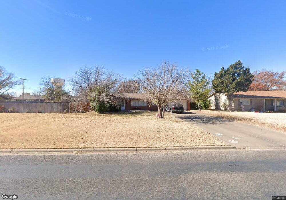 1805 Ennis St, Plainview, TX 79072 - photo 1
