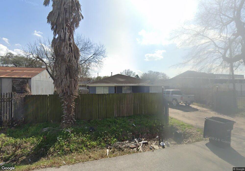 812 Frisco St, Houston, TX 77022 - photo 1