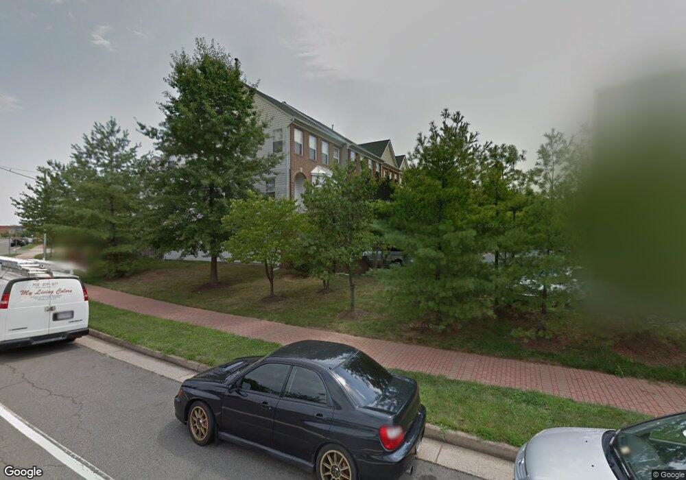 2572 James Madison Cir, Herndon, VA 20171 - photo 1