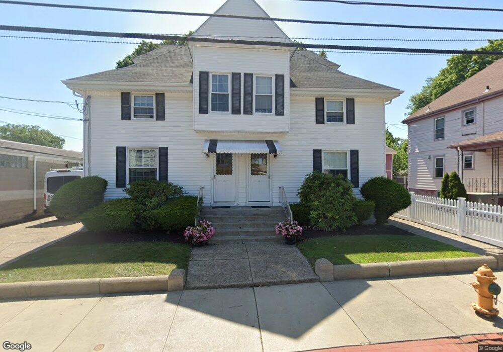 125 Summit St unit Second Floor, Pawtucket, RI 02860 - photo 1