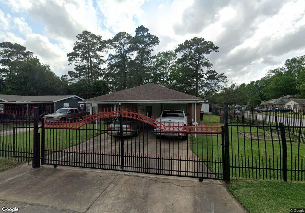 10555 Hollyglen Dr, Houston, TX 77016 - photo 1