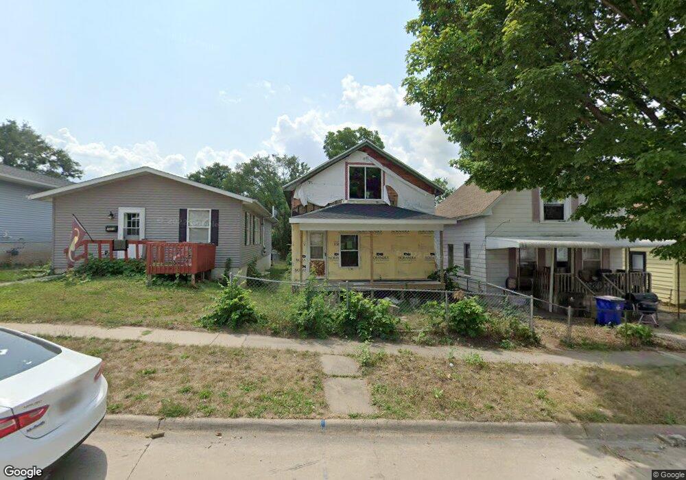 1043 10th Ave SE, Cedar Rapids, IA 52401 - photo 1