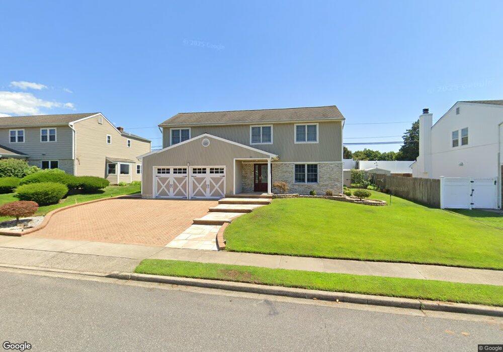 20 Ruth Place, Plainview, NY 11803 - photo 1