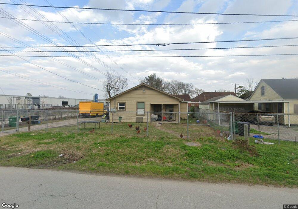 6704 Helmers St, Houston, TX 77022 - photo 1