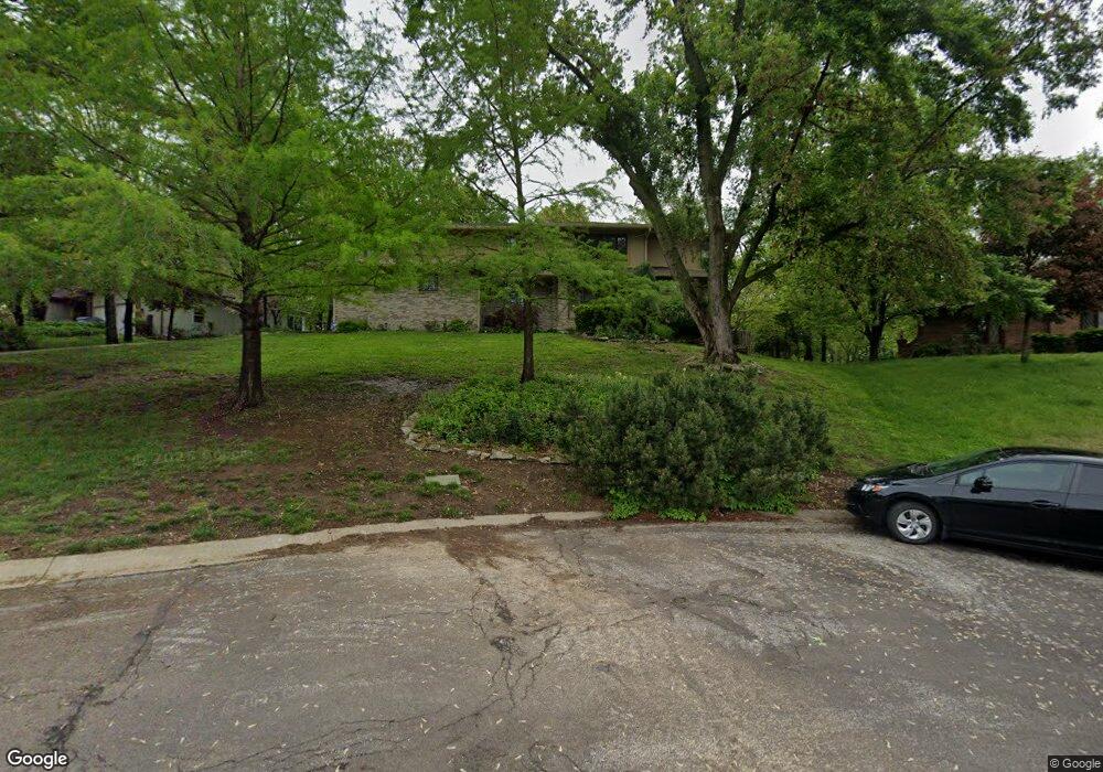 4811 Lynn Ct, Shawnee, KS 66216 - photo 1