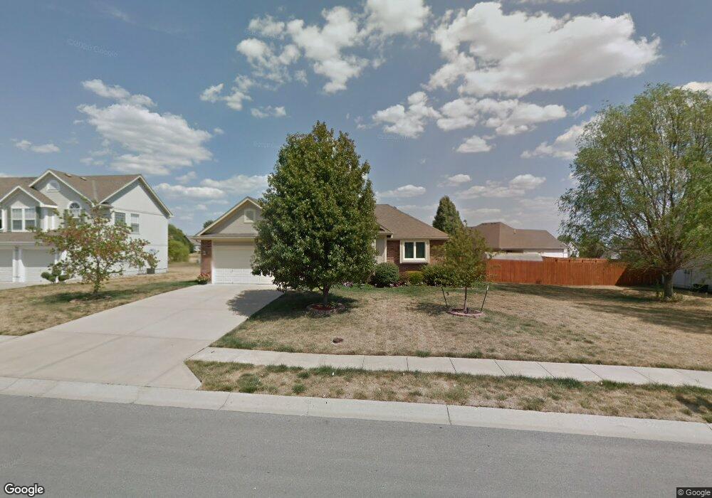 715 S Sunset Ln, Raymore, MO 64083 - photo 1