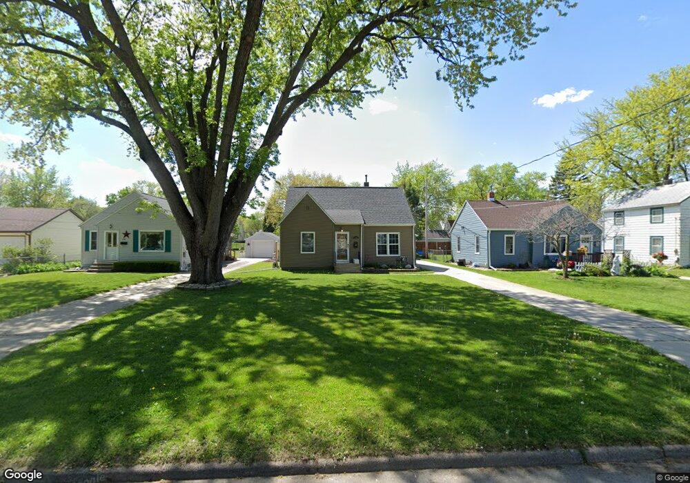 1712 W 7th St, Waterloo, IA 50702 - photo 1