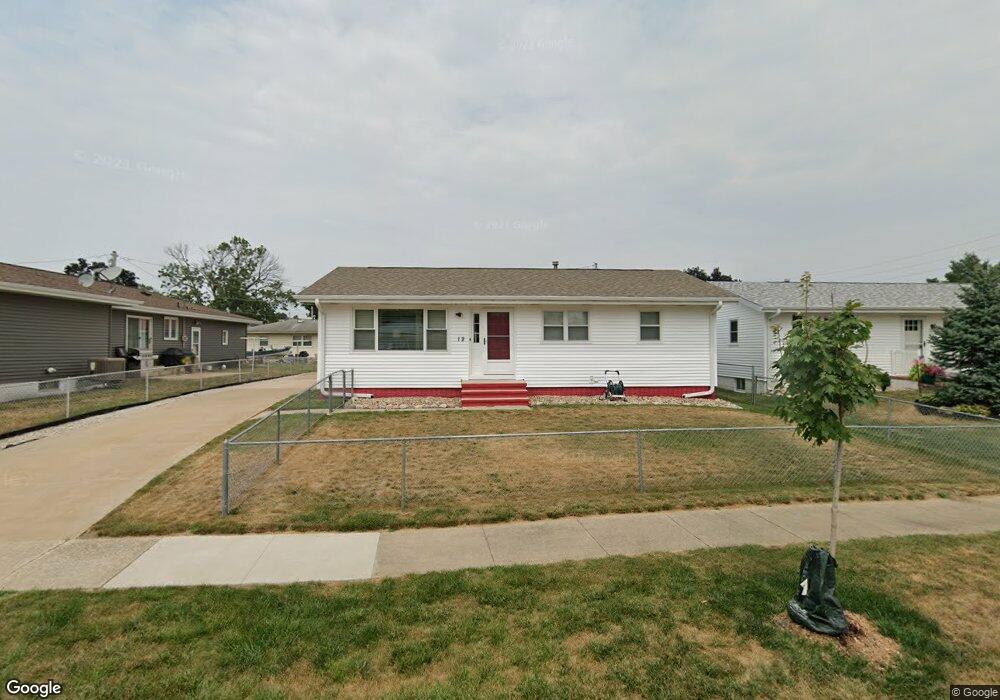 12 26th Ave SW, Cedar Rapids, IA 52404 - photo 1