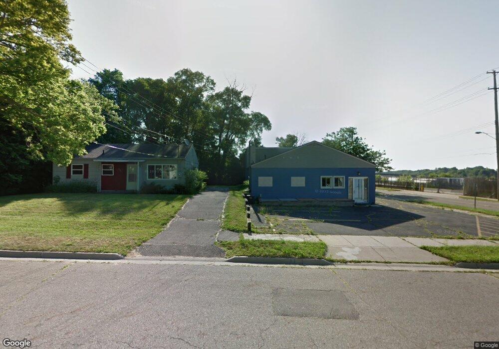 945 W Ller, Lansing, MI 48911 - photo 1