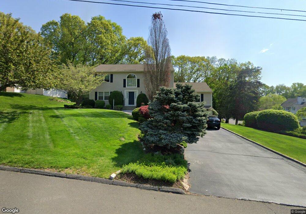 16 Wedgewood Rd, Trumbull, CT 06611 - photo 1