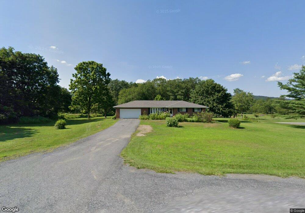 831 Penn Dr, Tamaqua, PA 18252 - photo 1