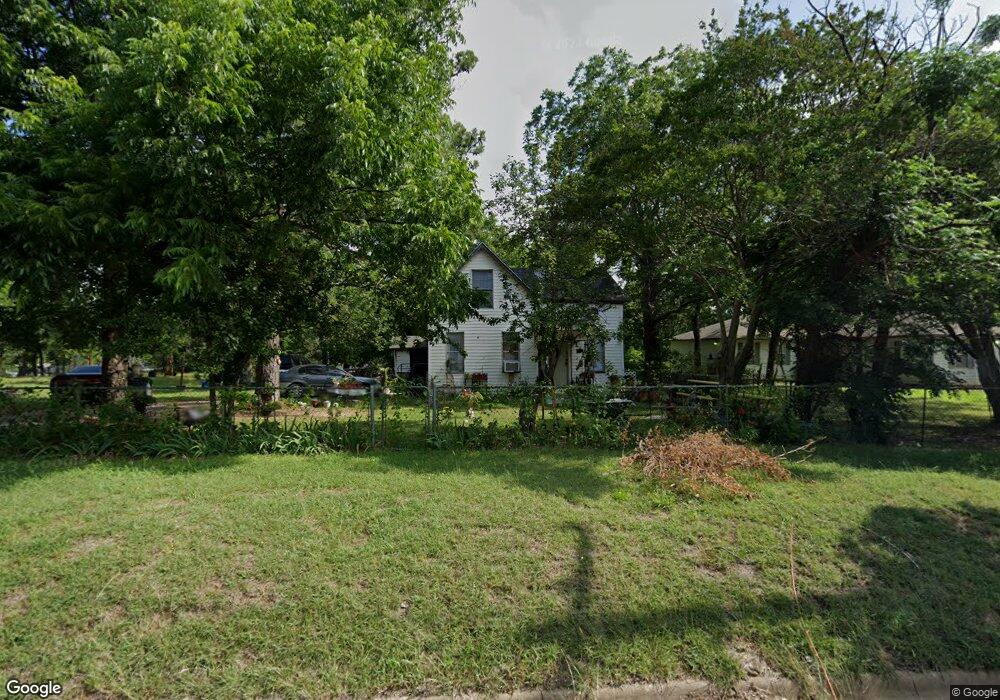 427 Martin Luther King St, Denison, TX 75020 - photo 1