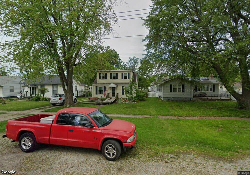 909 S 13th St, Mattoon, IL 61938 - photo 1