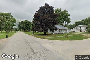 203 S Cameron Ave, Graettinger, IA 51342