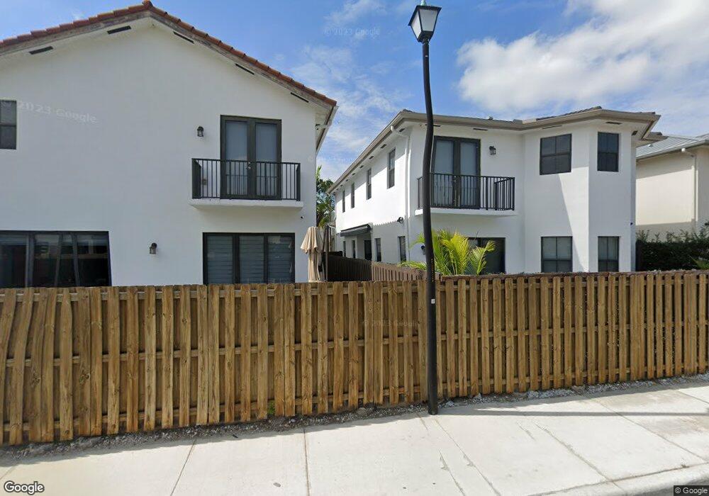 10403 NW 70th Ln, Miami, FL 33156 - photo 1