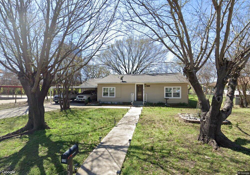 729 S Weaver St, Gainesville, TX 76240 - photo 1