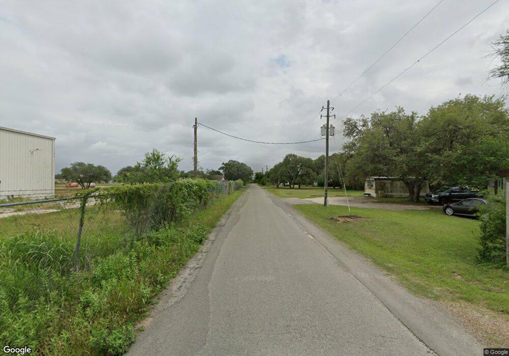 000 Fish Ln, Beeville, TX 78102 - photo 1