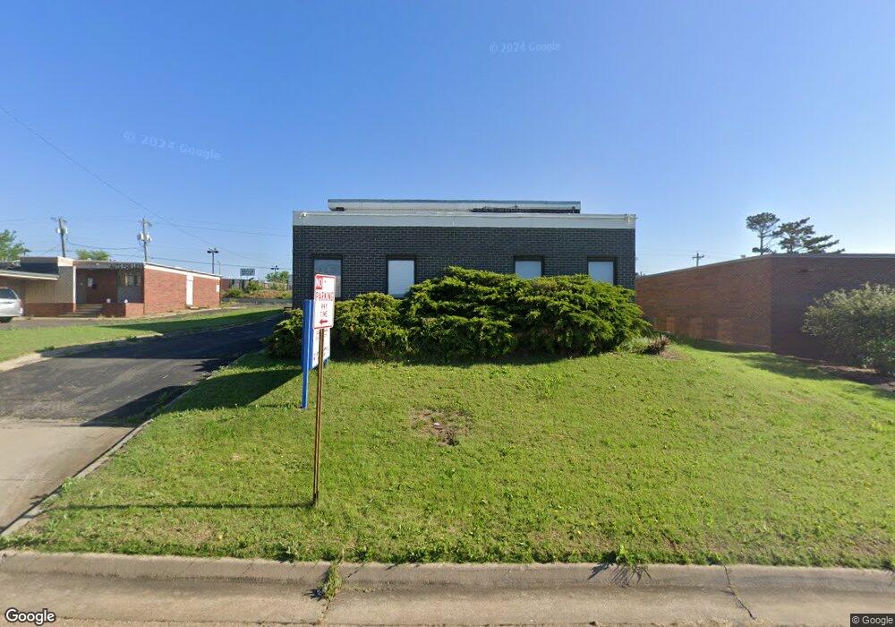 410 SW 33rd St, Topeka, KS 66611 - photo 1