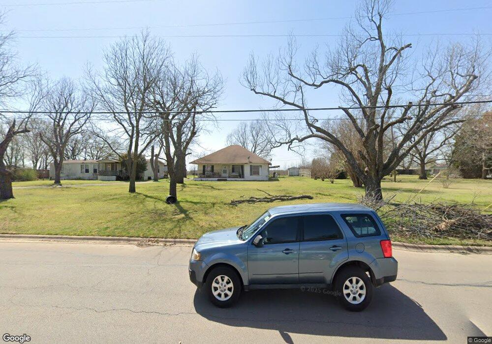 1407 Grand Ave, Cleburne, TX 76033 - photo 1