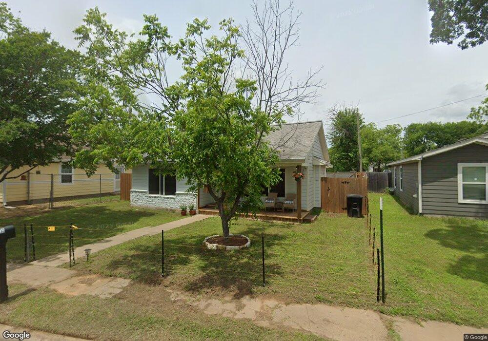 615 E Wardville St, Cleburne, TX 76031 - photo 1