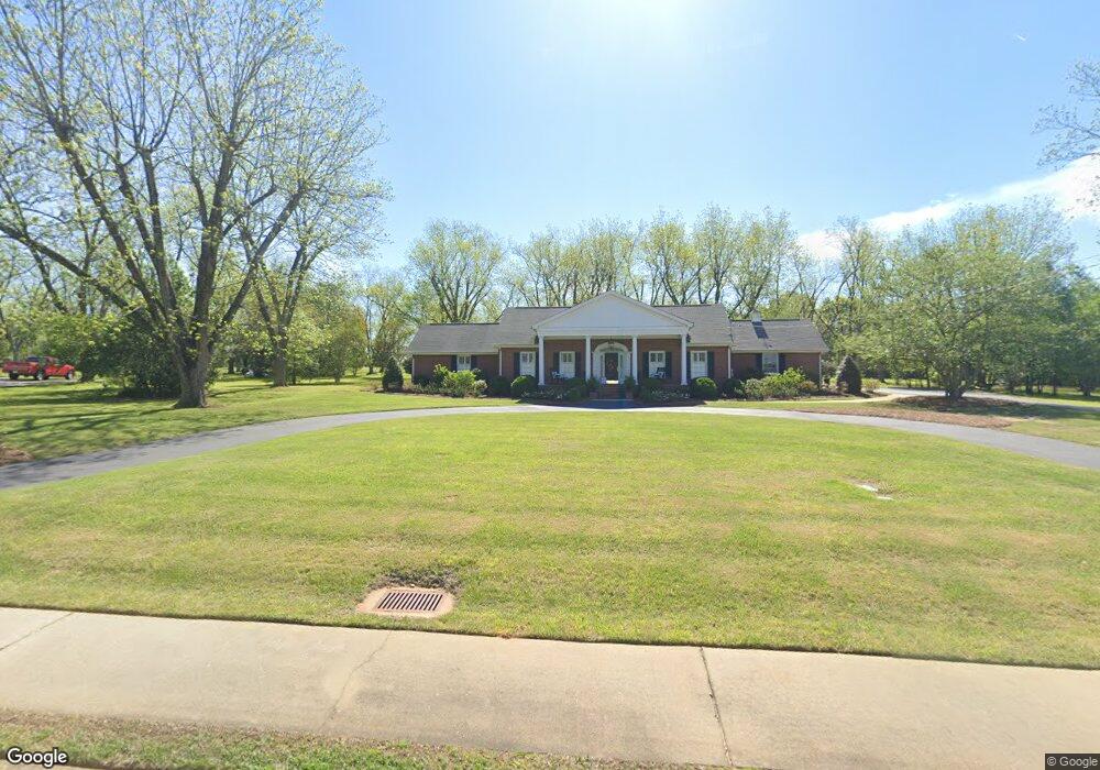 934 Thomaston St, Barnesville, GA 30204 - photo 1