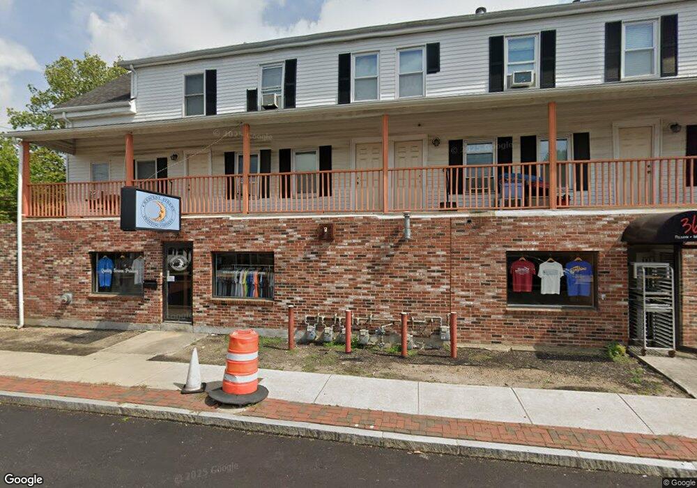 382 Union St, Franklin, MA 02038 - photo 1