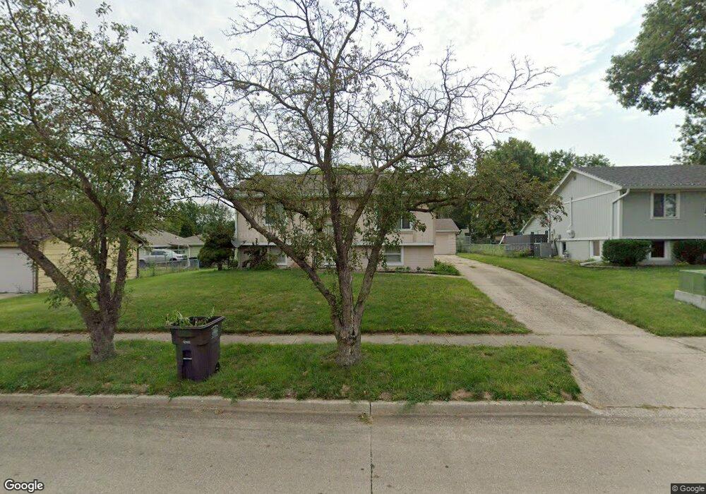 5611 SW 18th St, Des Moines, IA 50315 - photo 1