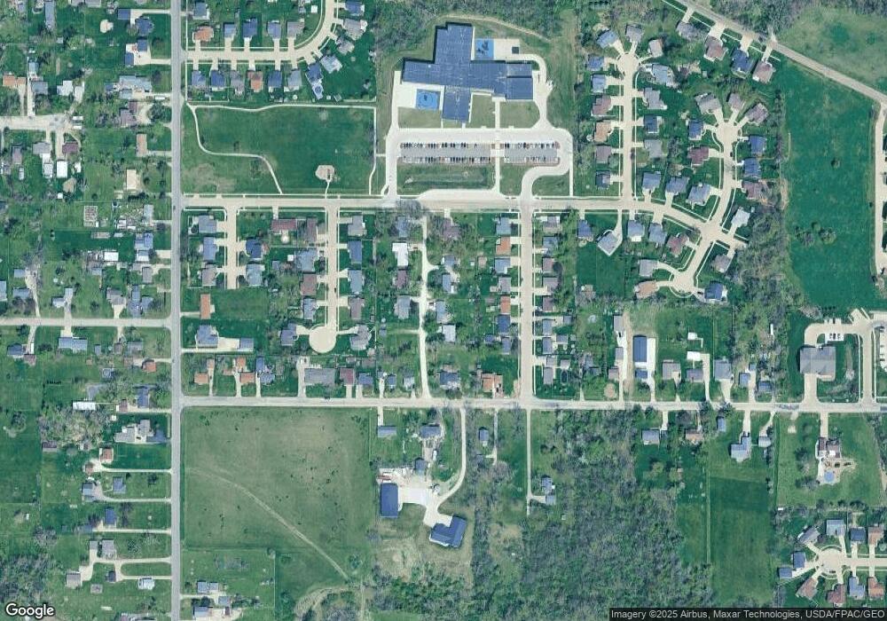 1215 39th Street Rd NW, Cedar Rapids, IA 52405 - photo 1