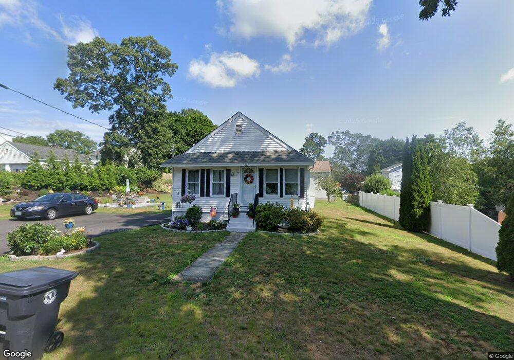 32 Phillip Ave, Cumberland, RI 02864 - photo 1