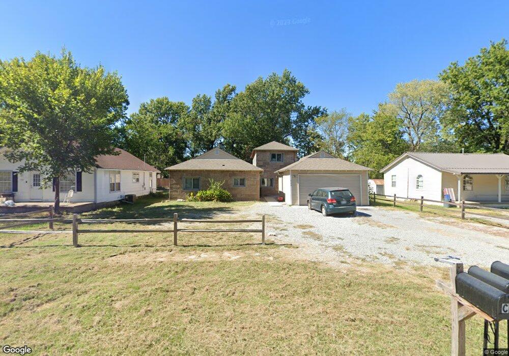 210 N Rowe St unit A, Pryor, OK 74361 - photo 1