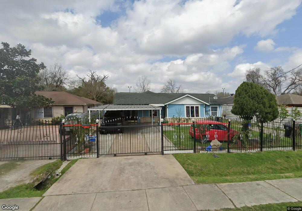 207 De Boll St, Houston, TX 77022 - photo 1