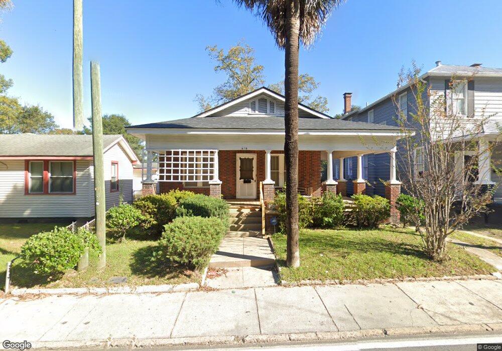 616 W Victory Dr, Savannah, GA 31405 - photo 1