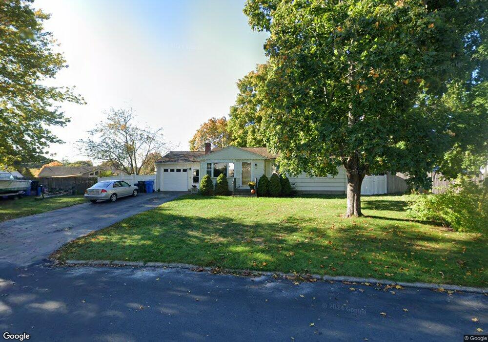 114 Hollow Tree Dr, Cranston, RI 02920 - photo 1