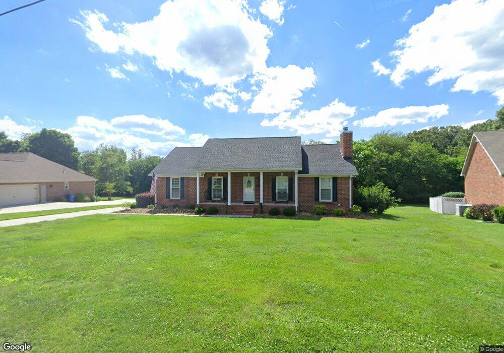 292 Greenbriar Cir, Manchester, TN 37355 - photo 1