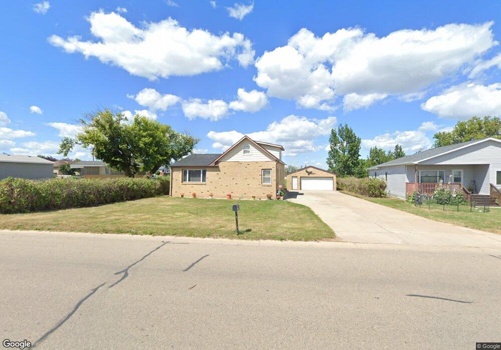 504 26th St W, Williston, ND 58801 - photo 1