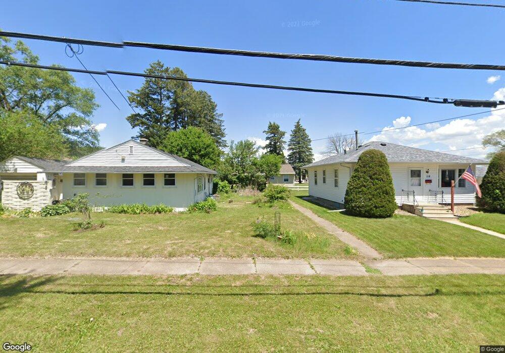 110 E 20th St, Cedar Falls, IA 50613 - photo 1