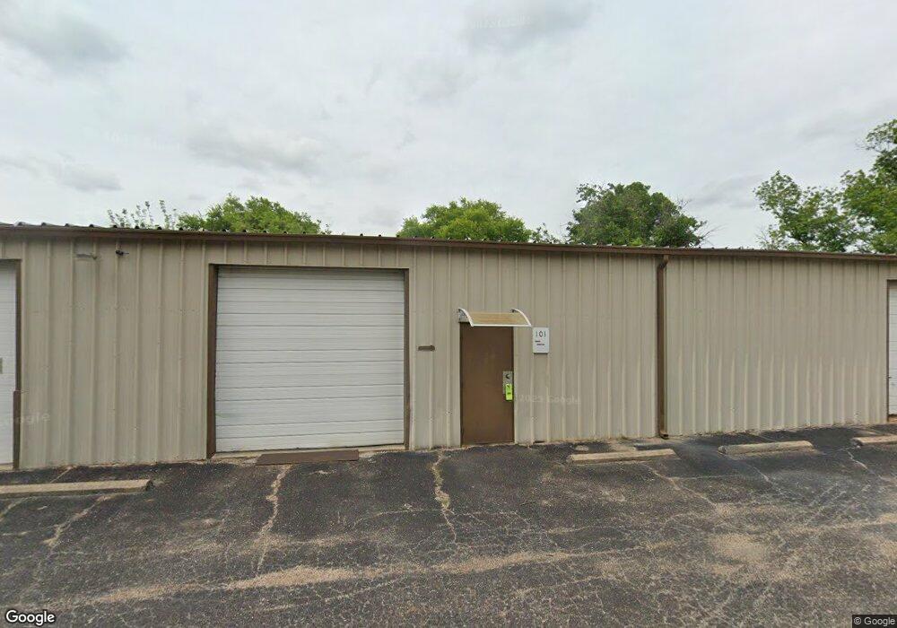 101 E Wilson St, Cleburne, TX 76031 - photo 1