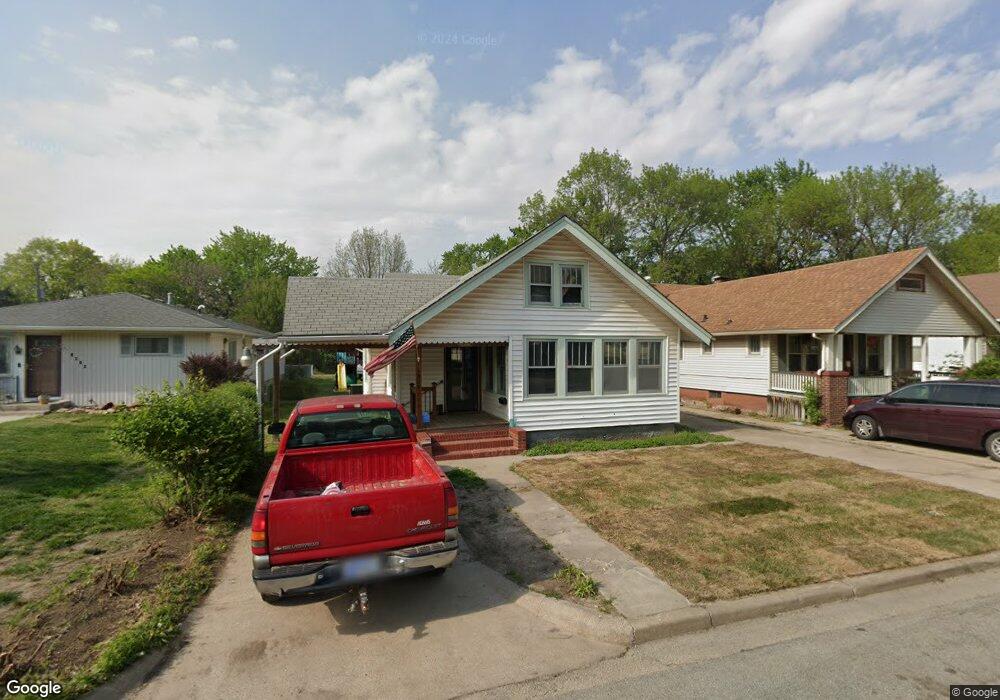 1824 SW 3rd St, Topeka, KS 66606 - photo 1