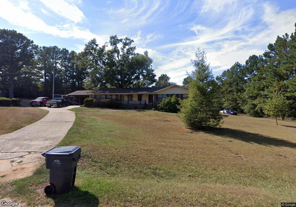 132 Lakeview Dr, Barnesville, GA 30204 - photo 1