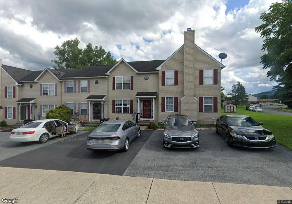 802 Cove Ct, Freemansburg, PA 18017 - photo 1